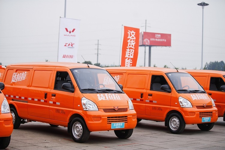 迎“五一” 货拉拉北京分公司向货车司机发放千份礼包