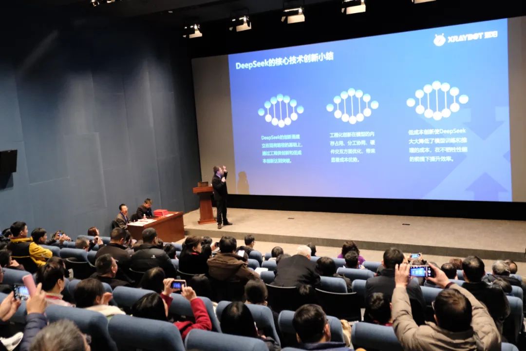 商务部召开外资企业圆桌会：努力保障产供链稳定畅通，推动解决外资企业问题诉求