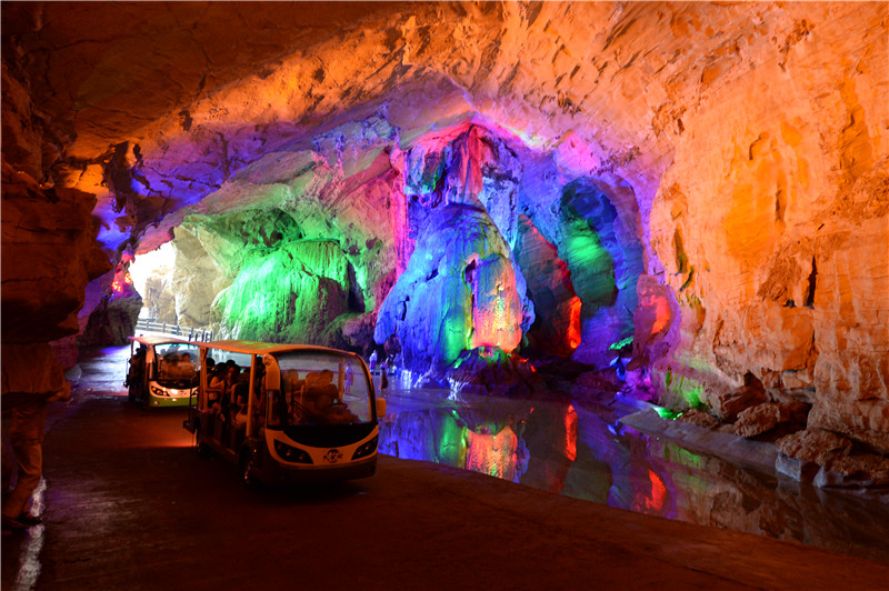 桂林旅游去年亏损超2亿元：主营业务承压，不良资产包袱沉重，资产减值成“业绩黑洞”