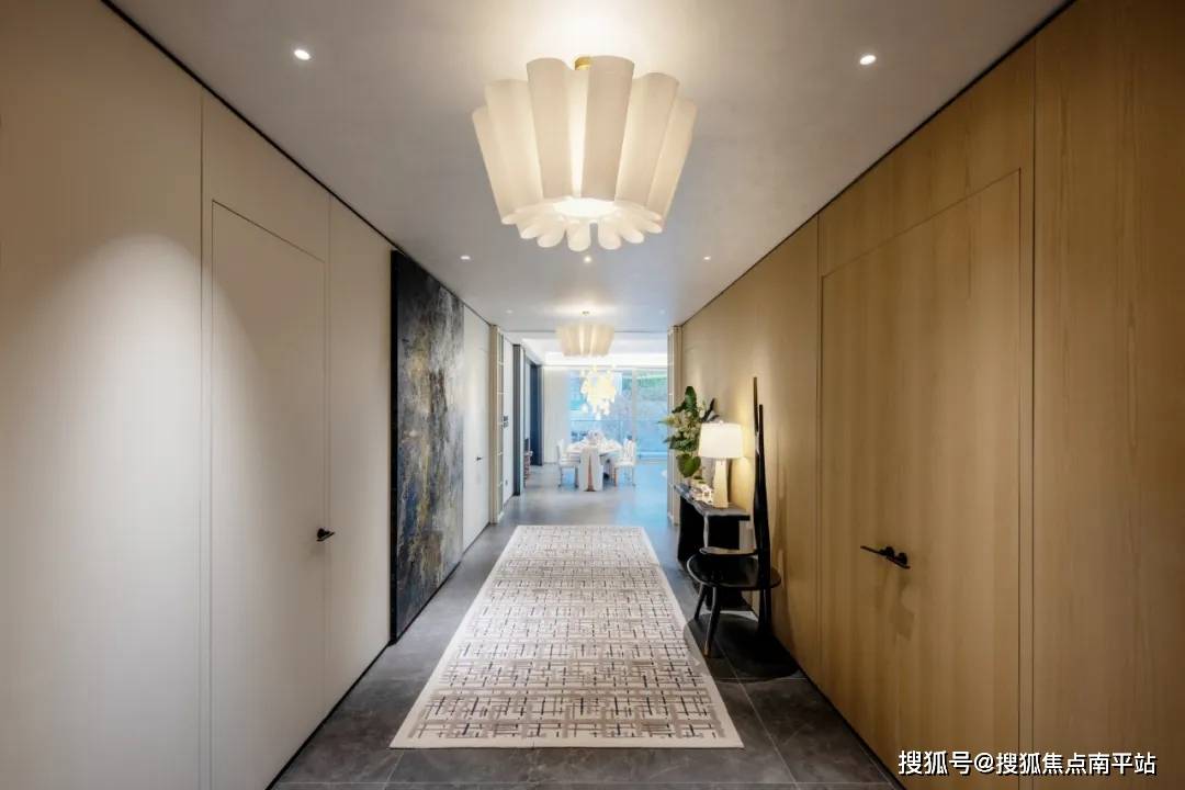 郑中设计获得实用新型专利授权：“酒店客厅玄关通顶装饰墙”