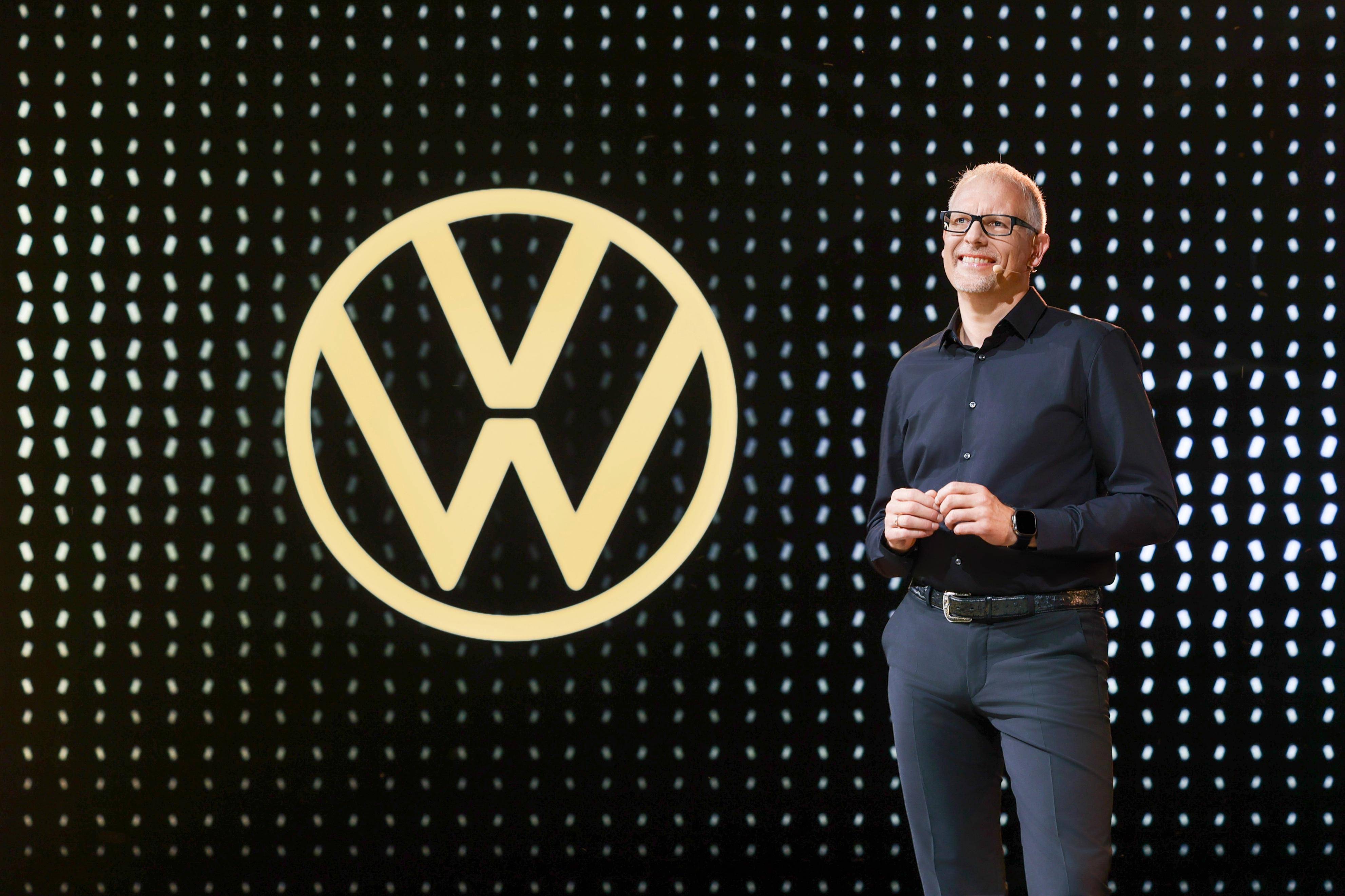 上汽大众亮相ID.ERA概念车，与十家深度合作伙伴签约