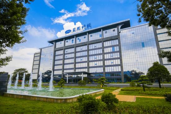 爱尔眼科2024营收再破200亿，海外布局“有的放矢”，“数字眼科”战略持续升级