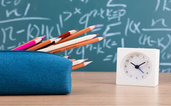 * 员工激励计划失利，ST岩石2023年营业收入未达目标