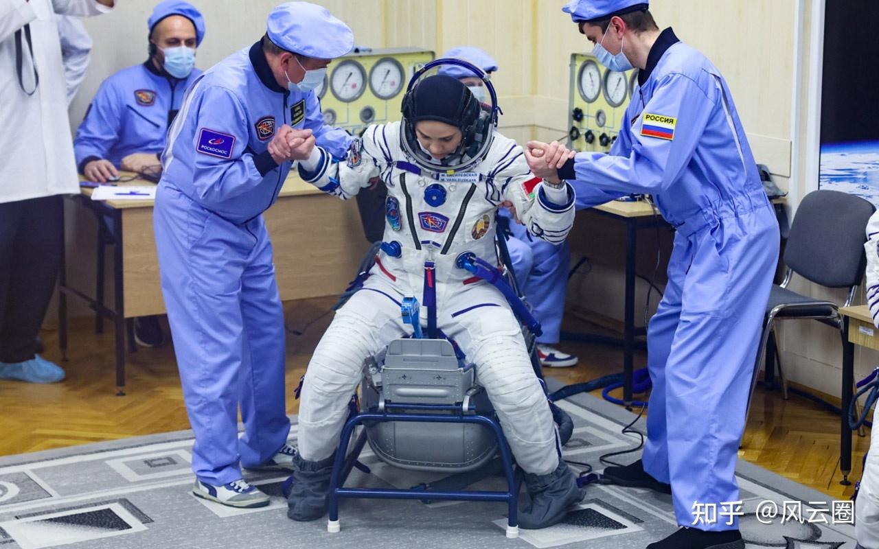 神舟十九号载人飞船顺利撤离空间站组合体 三名航天员踏上回家之旅