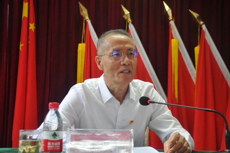 中金黄金：由于拟新建三期尾矿库项目因征地和前期手续等原因短期内无法建设