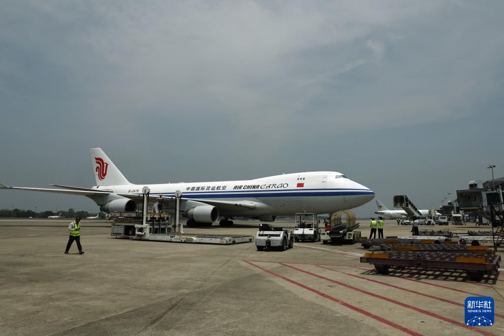 中国政府援助缅甸第六批紧急人道主义地震救灾物资运抵交付