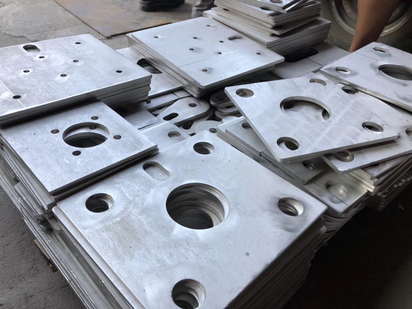 太钢不锈获得发明专利授权：“一种运卷小车防溜缸控制方法”