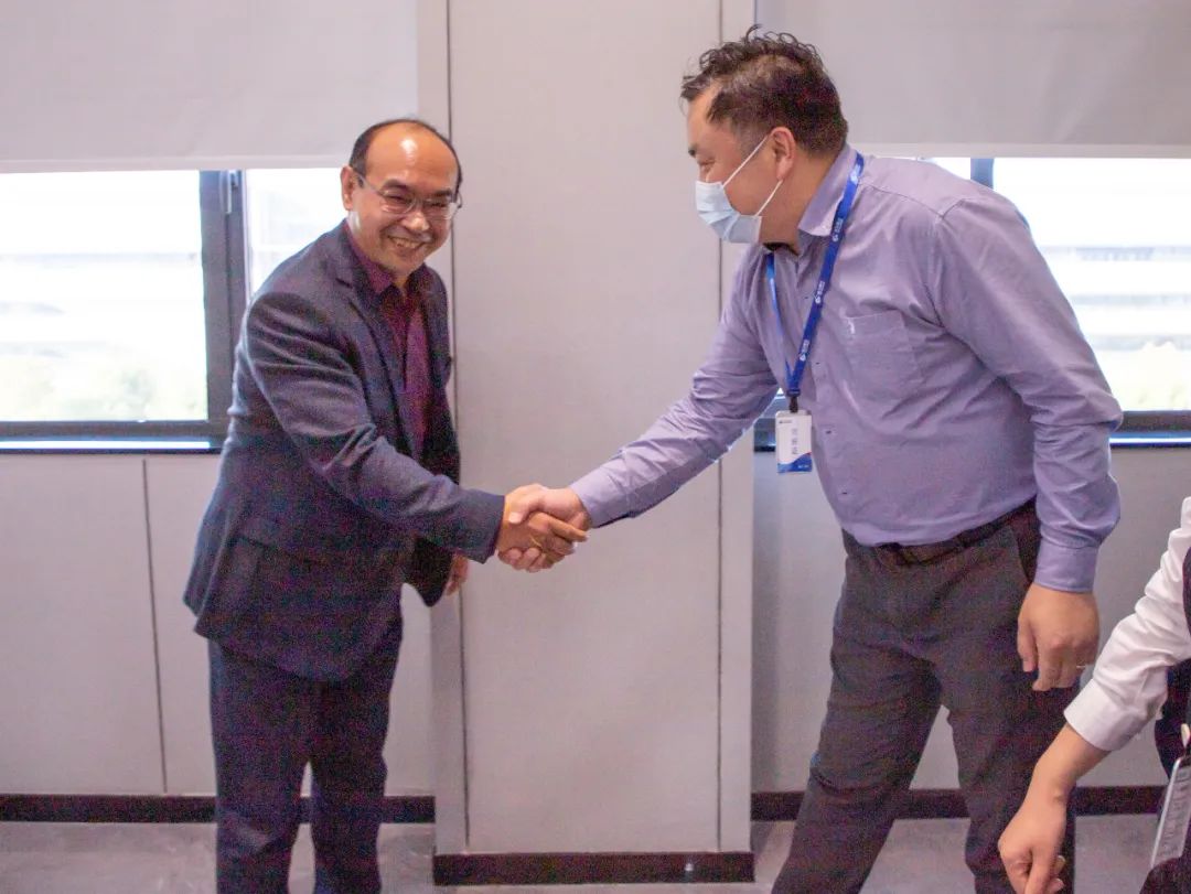 ST逸飞：5月9日高管吴轩增持股份合计5.2万股