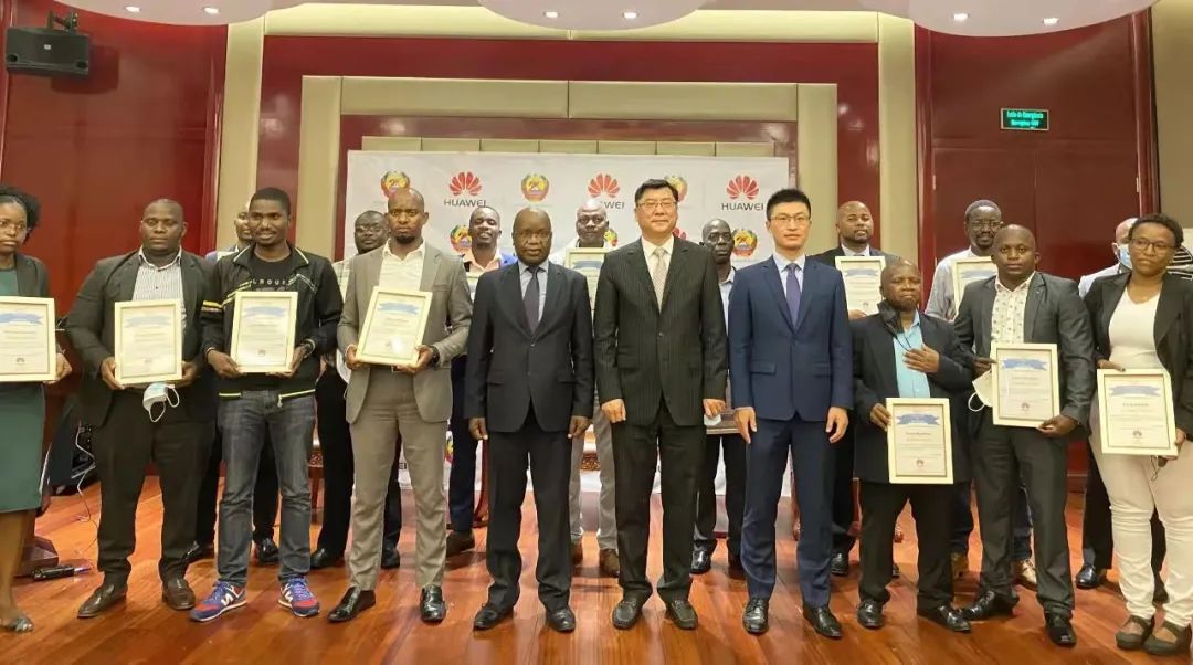 驻苏使馆贾金易参赞出席援助苏里南农业技术援助项目培训班结业式暨项目总结会并致辞