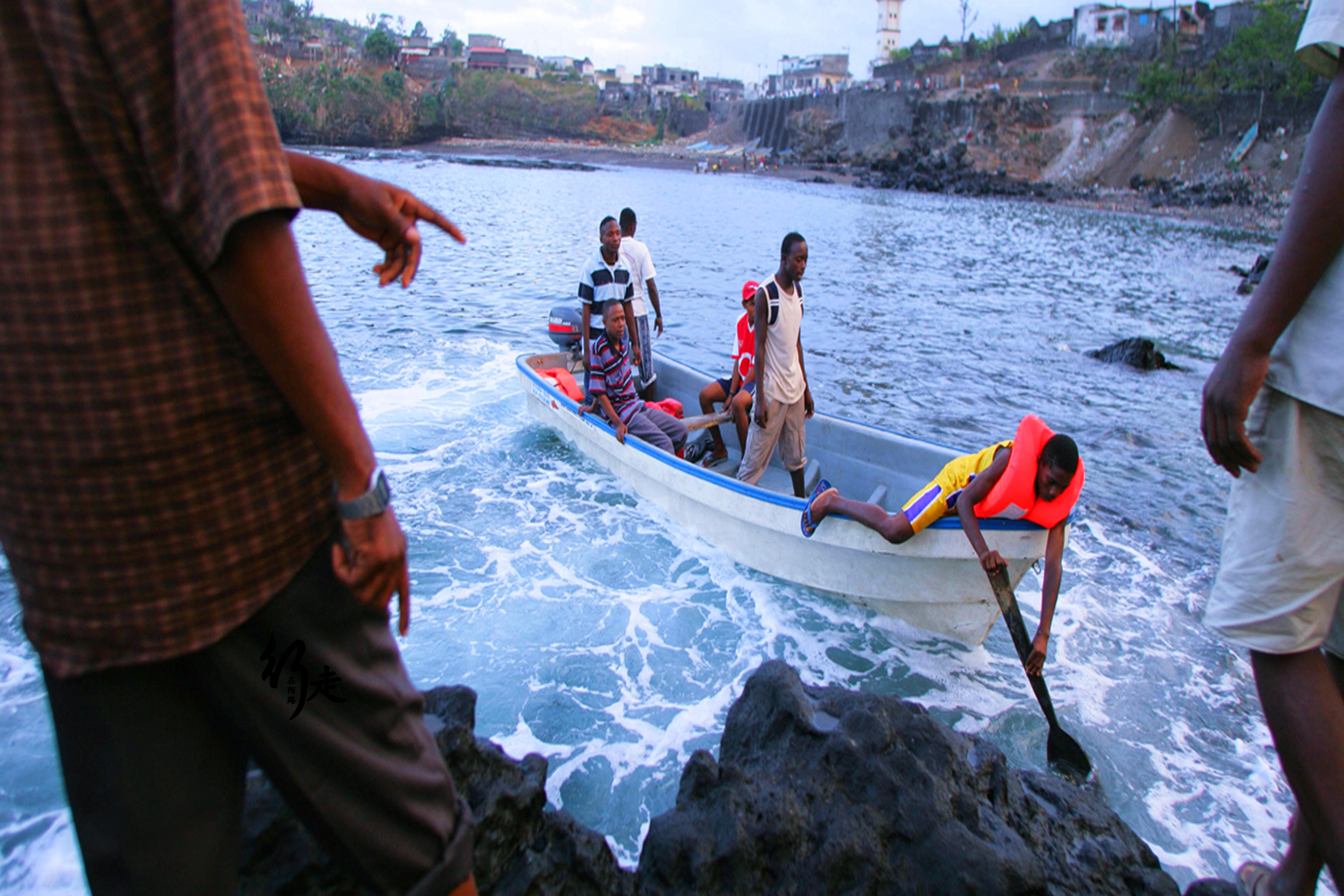 科摩罗政府赞赏与非洲开发银行丰硕的合作成果