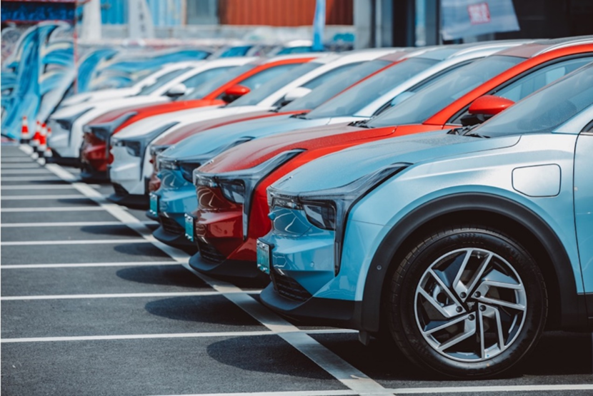 哪吒汽车关联公司被申请破产：百亿债务累亏183亿