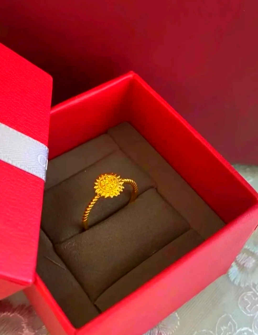 周大生获得外观设计专利授权：“戒指（G1AY0026）”