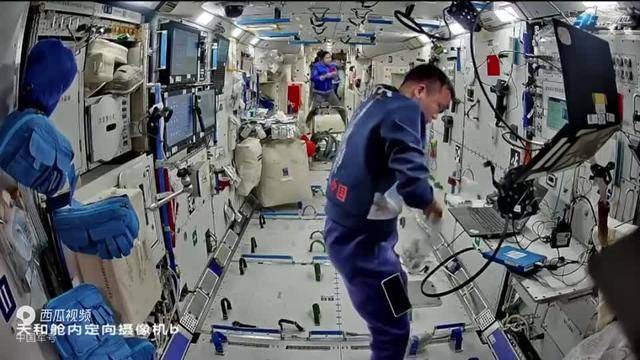 天宫TV | “神二十”乘组，出舱准备进行时