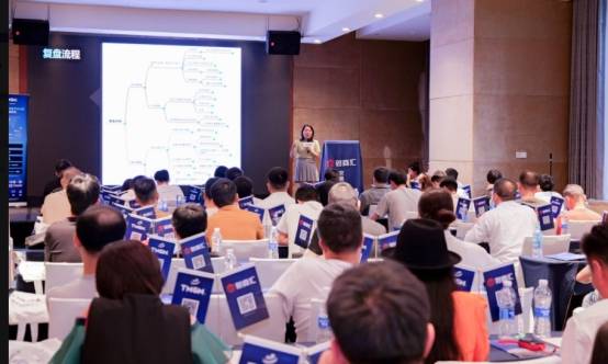 中信证券：公募改革引航破局 主观多头破晓黎明时