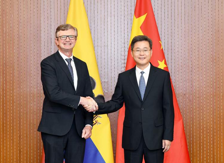 财政部部长蓝佛安会见亚洲基础设施投资银行副行长兼秘书长陆书泽