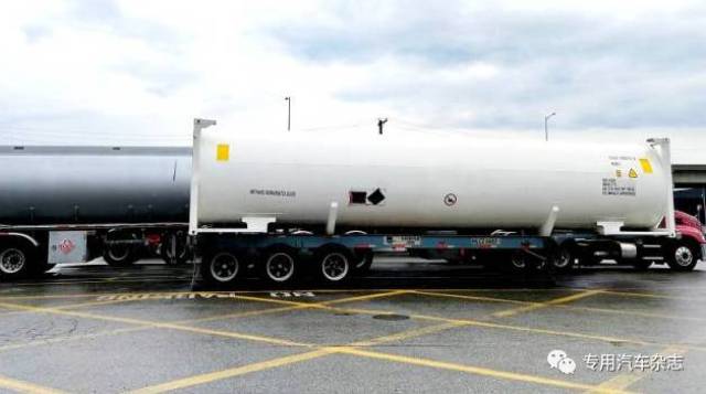 中集环科获得发明专利授权：“罐式集装箱”