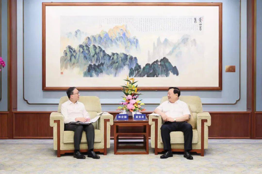 吕瑞浩公参会见非盟委员会会议管理司司长纳哈