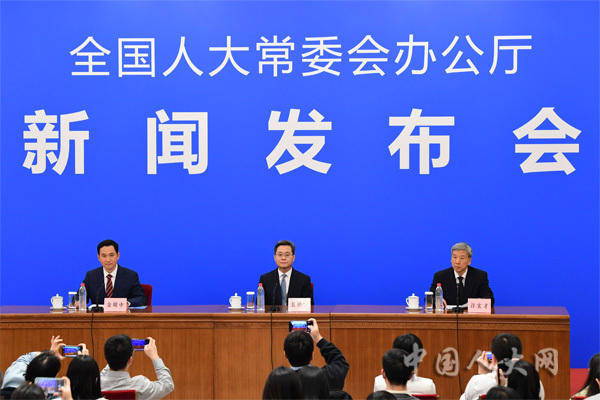 财政部：截至4月末全国地方政府债务余额506931亿元