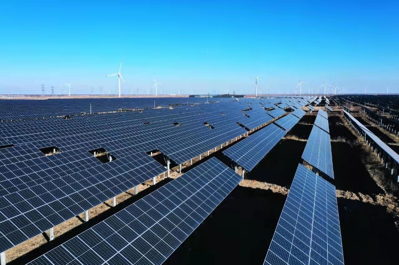 凯盛新能：首条1200t/d光伏玻璃原片生产线已经顺利投产