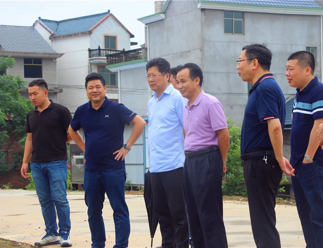 县委书记花费上千万元，建了10个豪华厕所，“装有空调、wifi、音箱等”！当地曾是深度贫困县！纪委通报：劳民伤财