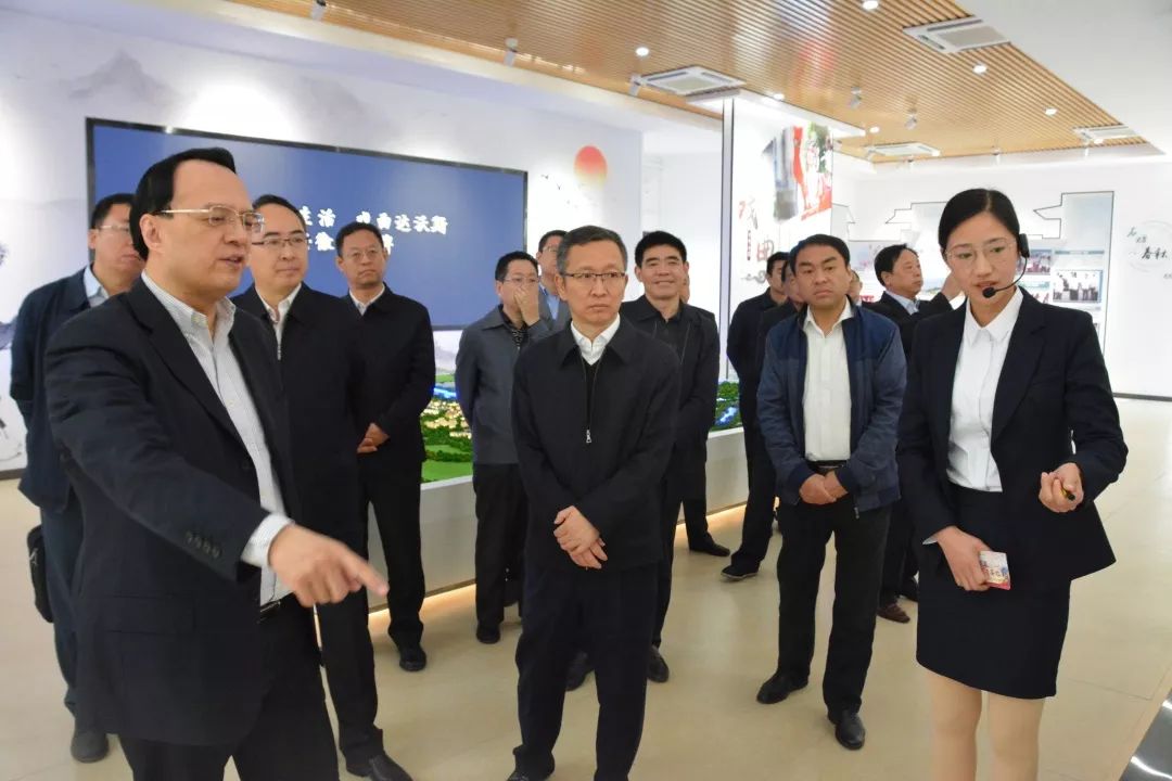 张小东任中国农业发展银行党委副书记