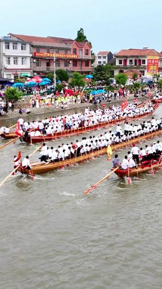 划龙舟：传承千年的民俗瑰宝与竞技盛事