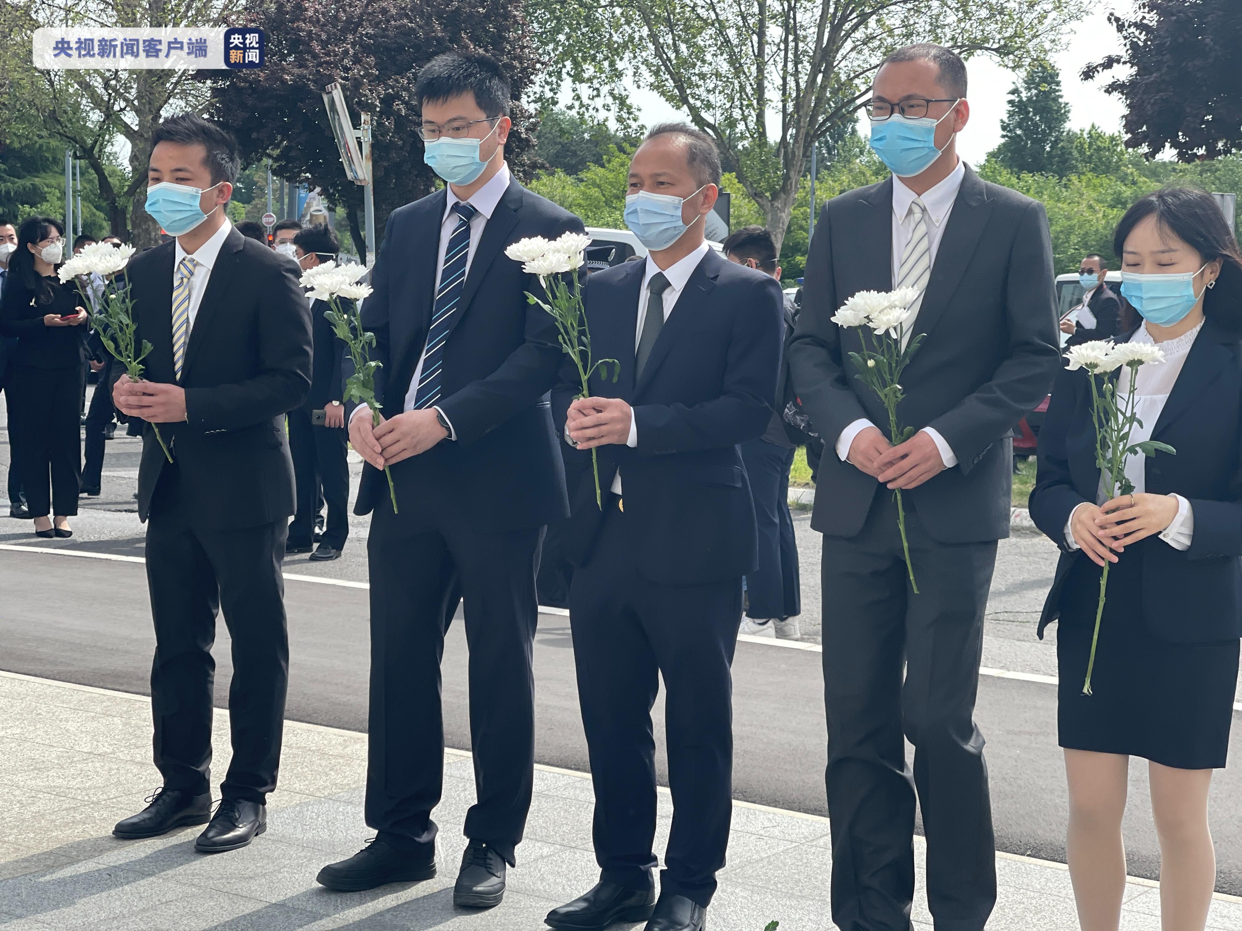 王鹏参赞拜会塞贸易与工业部长塞萨伊