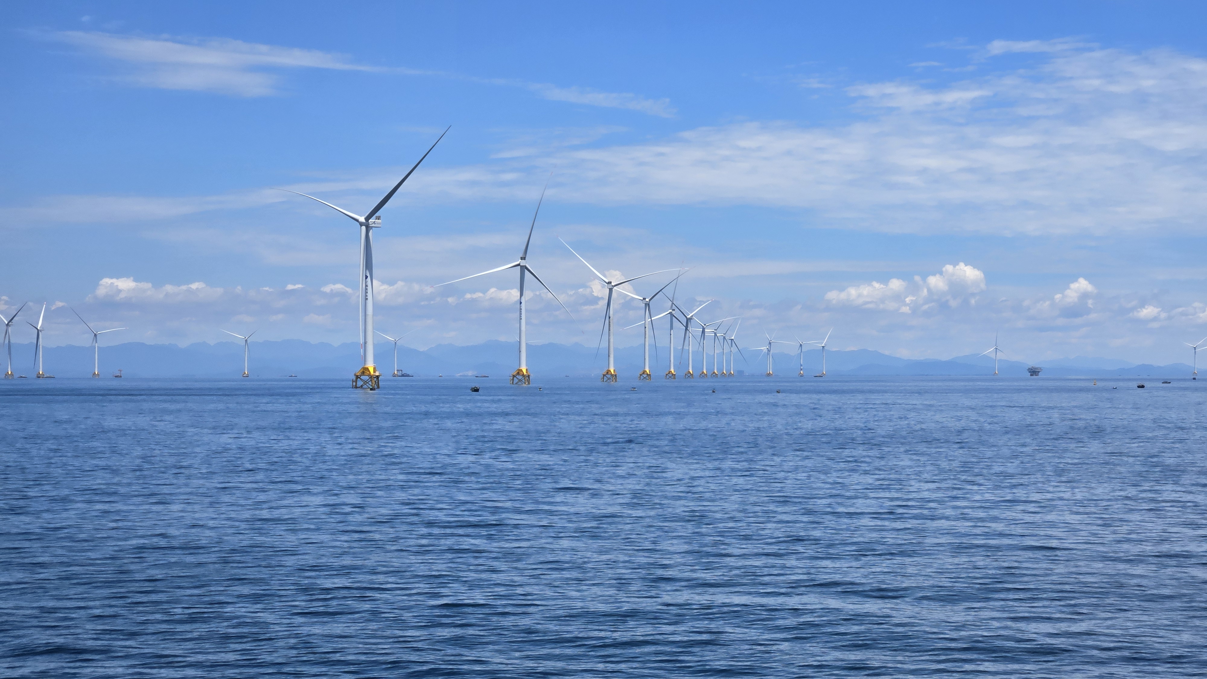 国内单体规模最大陆上风电项目全容量并网发电