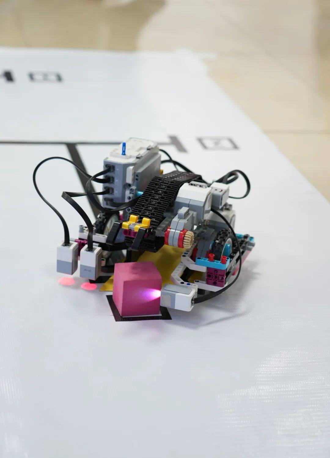 “好物”出海记丨水下“清洁工”“救生员” 中国智能机器人“潜”拓海外市场