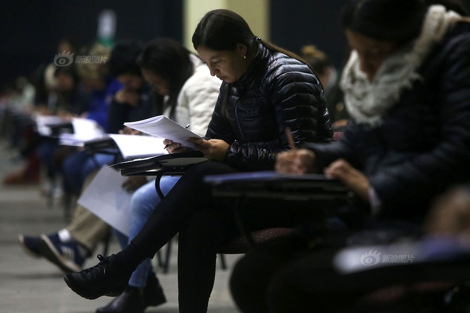 在智利外国公民向境外汇款连续三年下降