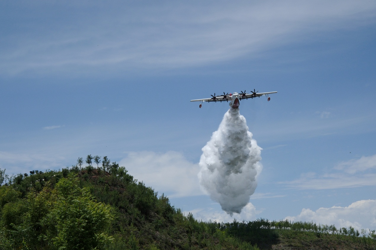 “鲲龙”AG600在高高原机场完成测试飞行