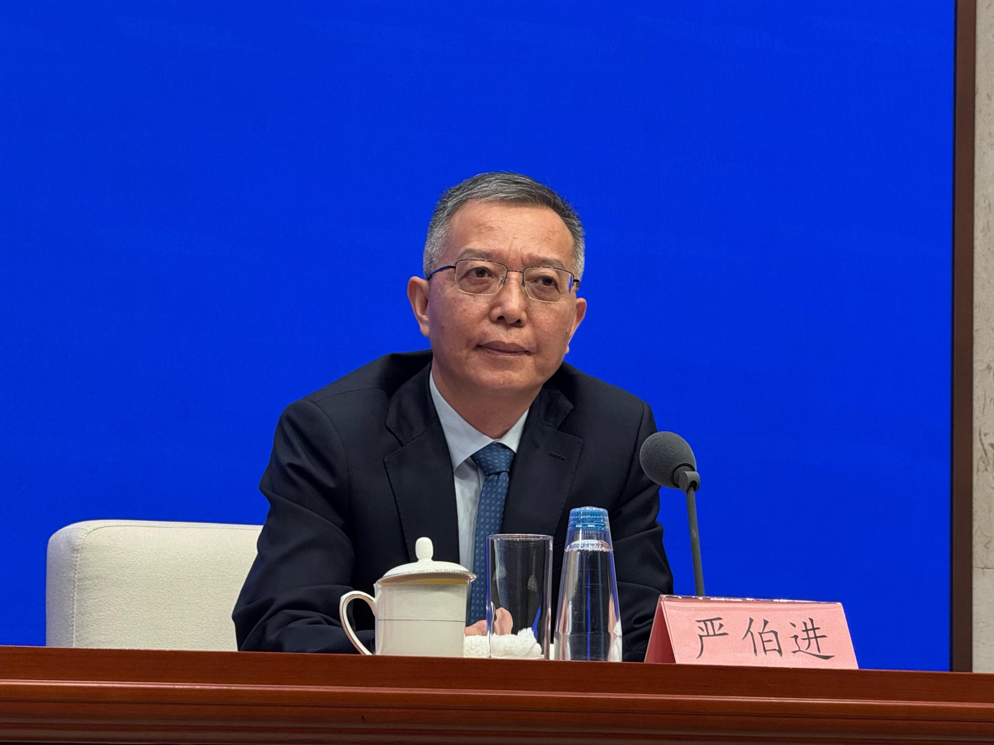 证监会主席吴清：推动基金份额转让业务试点转常规