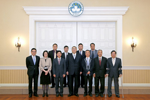 深圳市委书记孟凡利会见澳门特别行政区行政长官岑浩辉