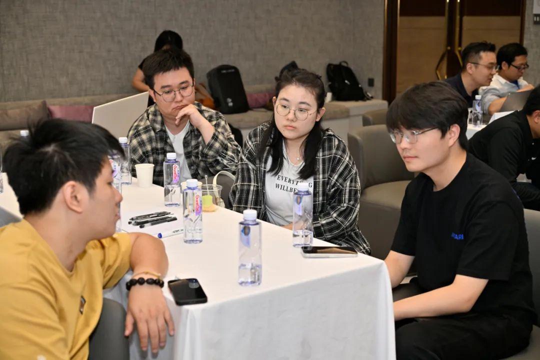 张慎峰：金融科技企业出海要强调“落地生根”，而非“落叶归根”