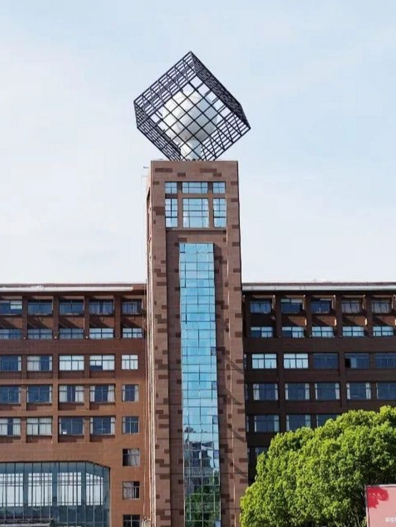 记者手记：让科学之光在争鸣中更加璀璨