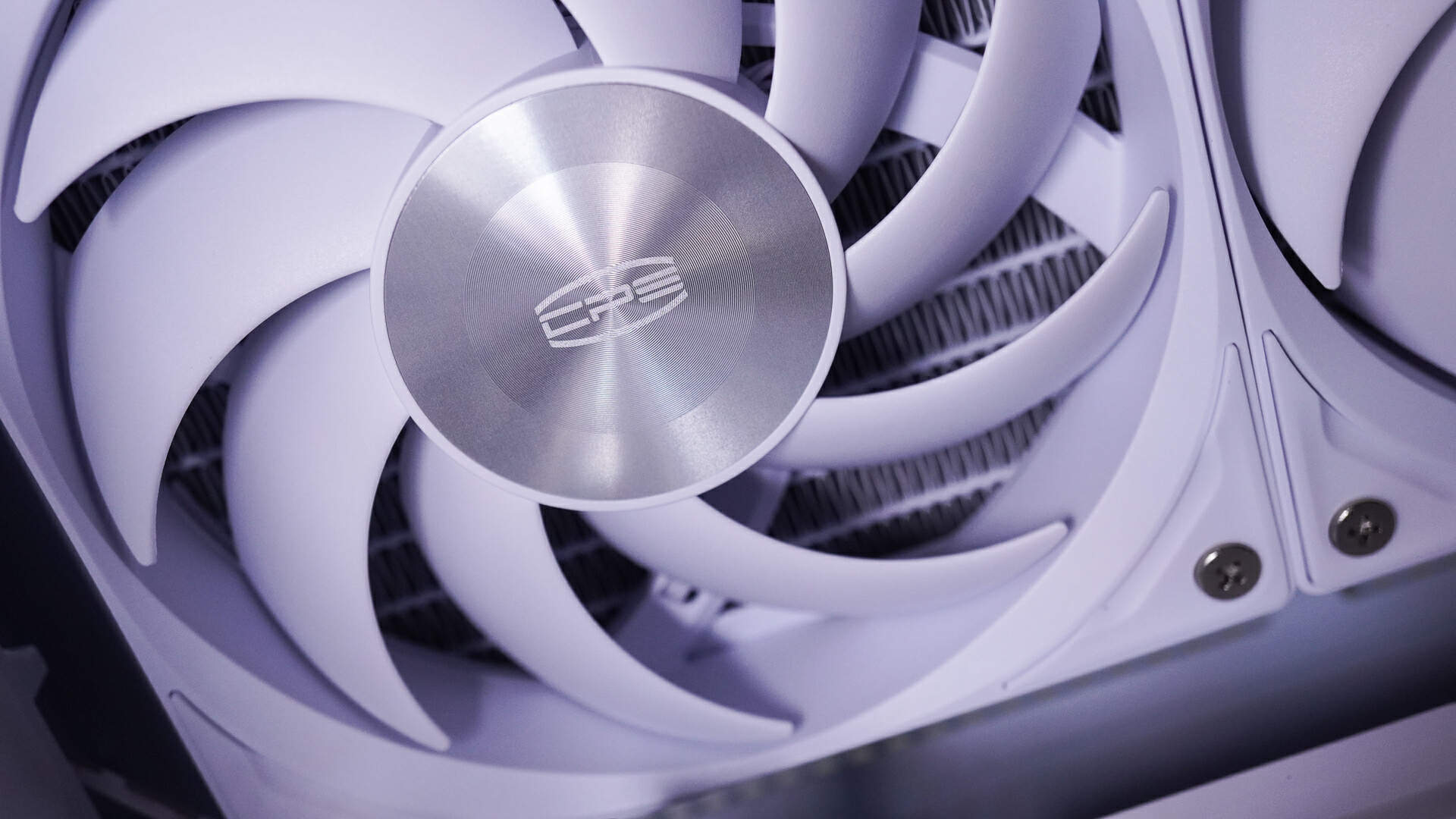 超频三获得实用新型专利授权：“一种液冷散热器装置”