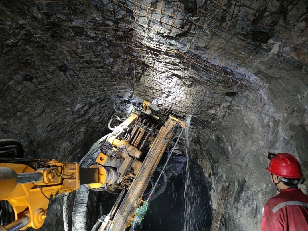 铁建重工获得发明专利授权：“矿用高性能非金属复合材料锚杆及其制备方法”