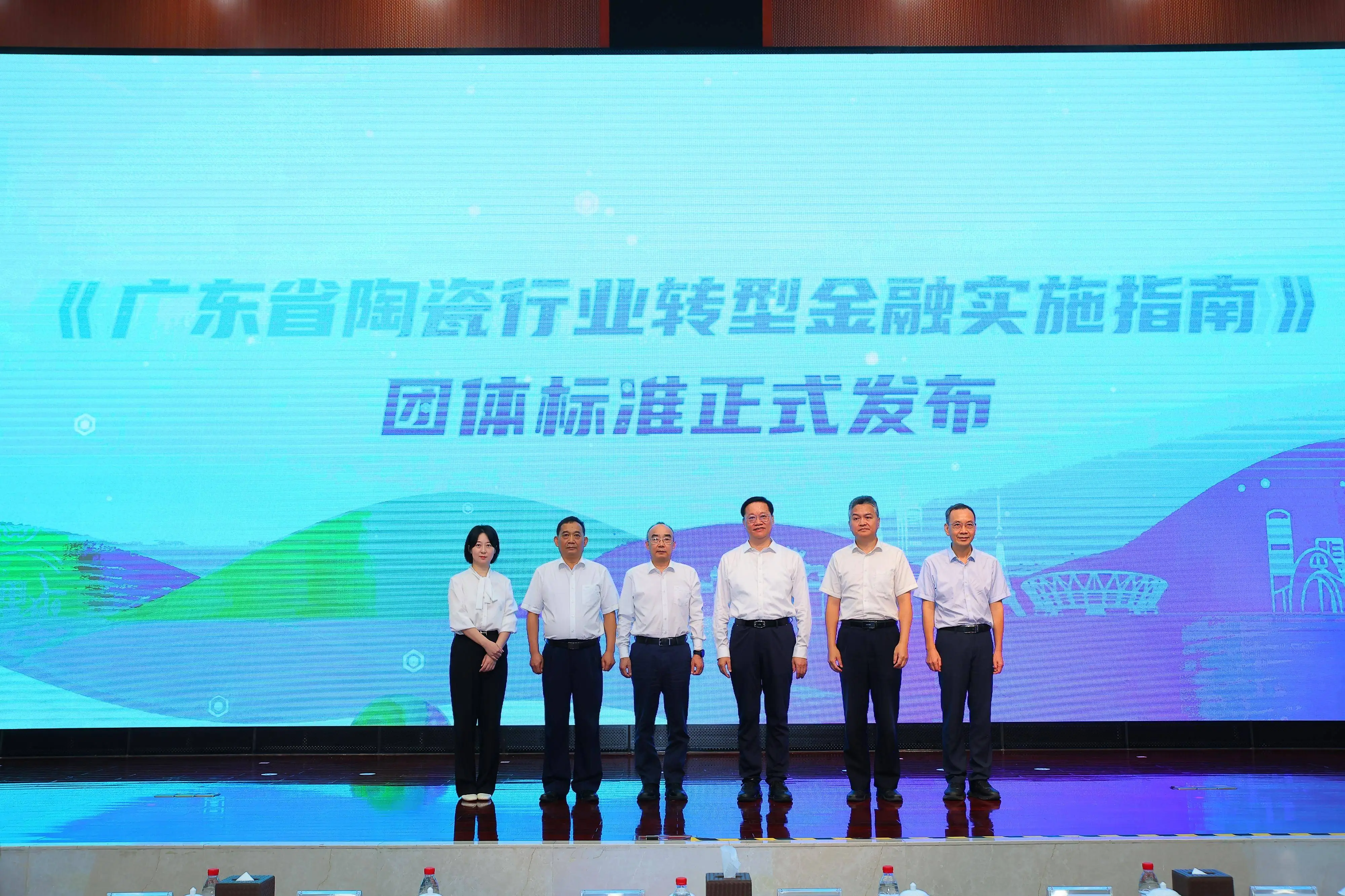 【金融一线调研】从“看行业”到“看转型”：银行重构农企信贷逻辑