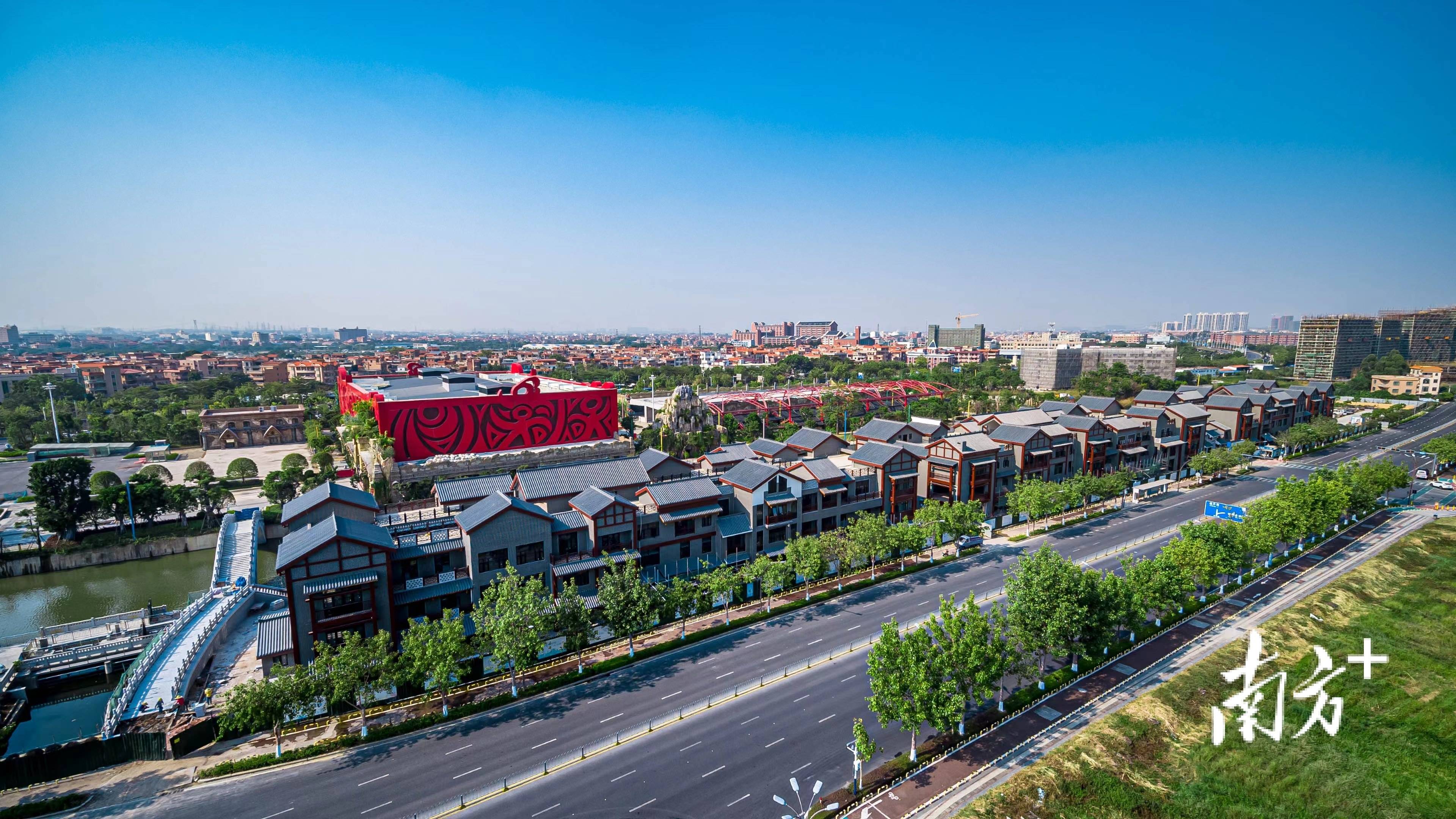 宋城演艺：鼓励员工自愿参与“职人直播”进行品牌宣传和门票销售