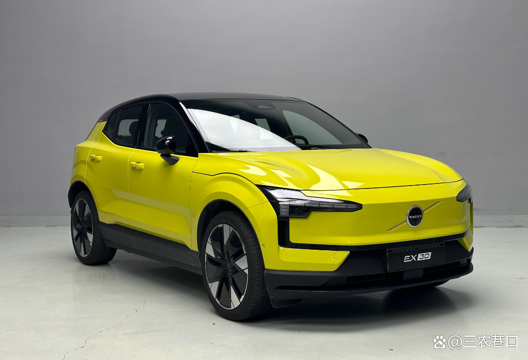 沃尔沃纯电跨界新作，EX30 Cross Country兼顾城市与户外出行
