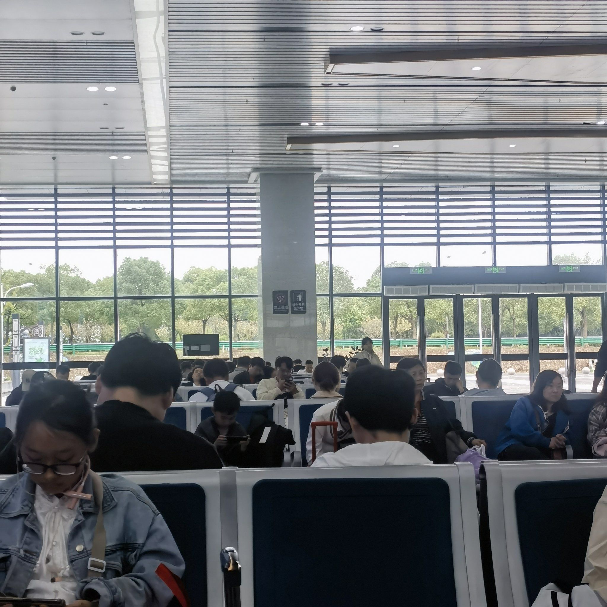 时速400公里，中国高铁驶入“无人区”