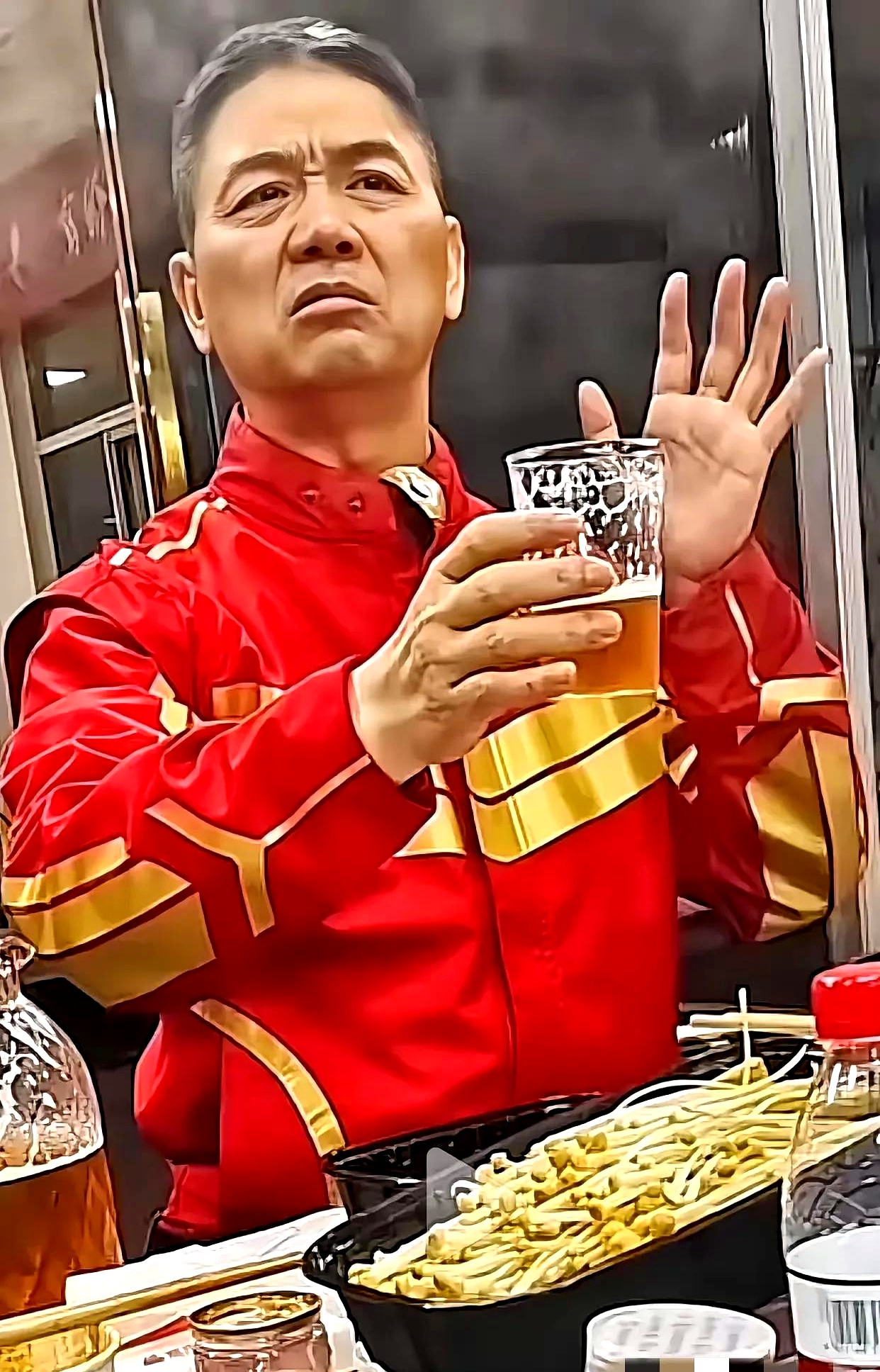 刘强东谜底揭晓 京东亲自炒菜