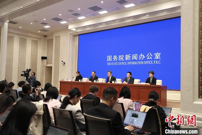 财政部部长蓝佛安：用好用足更加积极的财政政策 加大财政逆周期调节力度