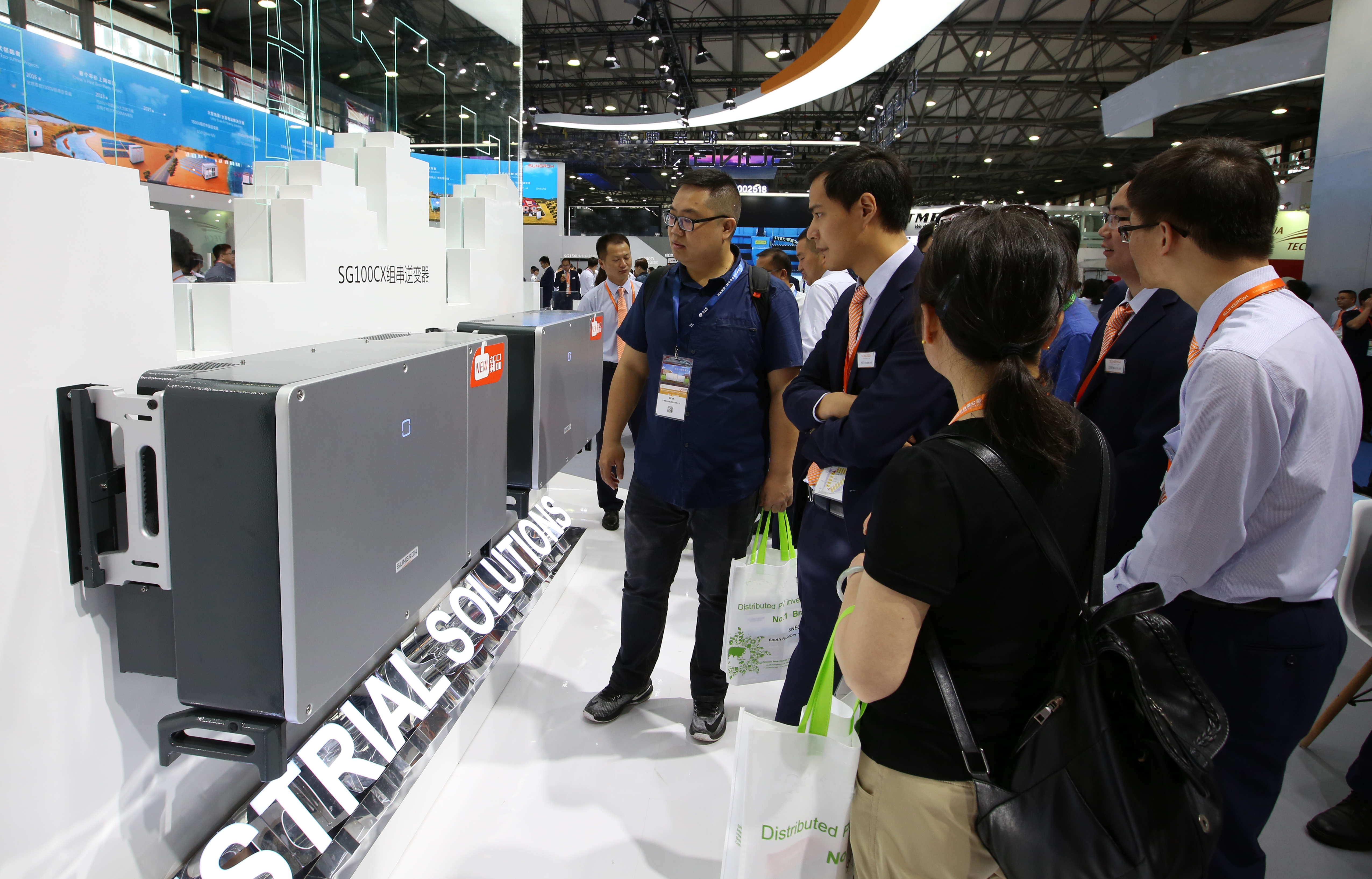 阳光电源获得实用新型专利授权：“柜体和储能系统”