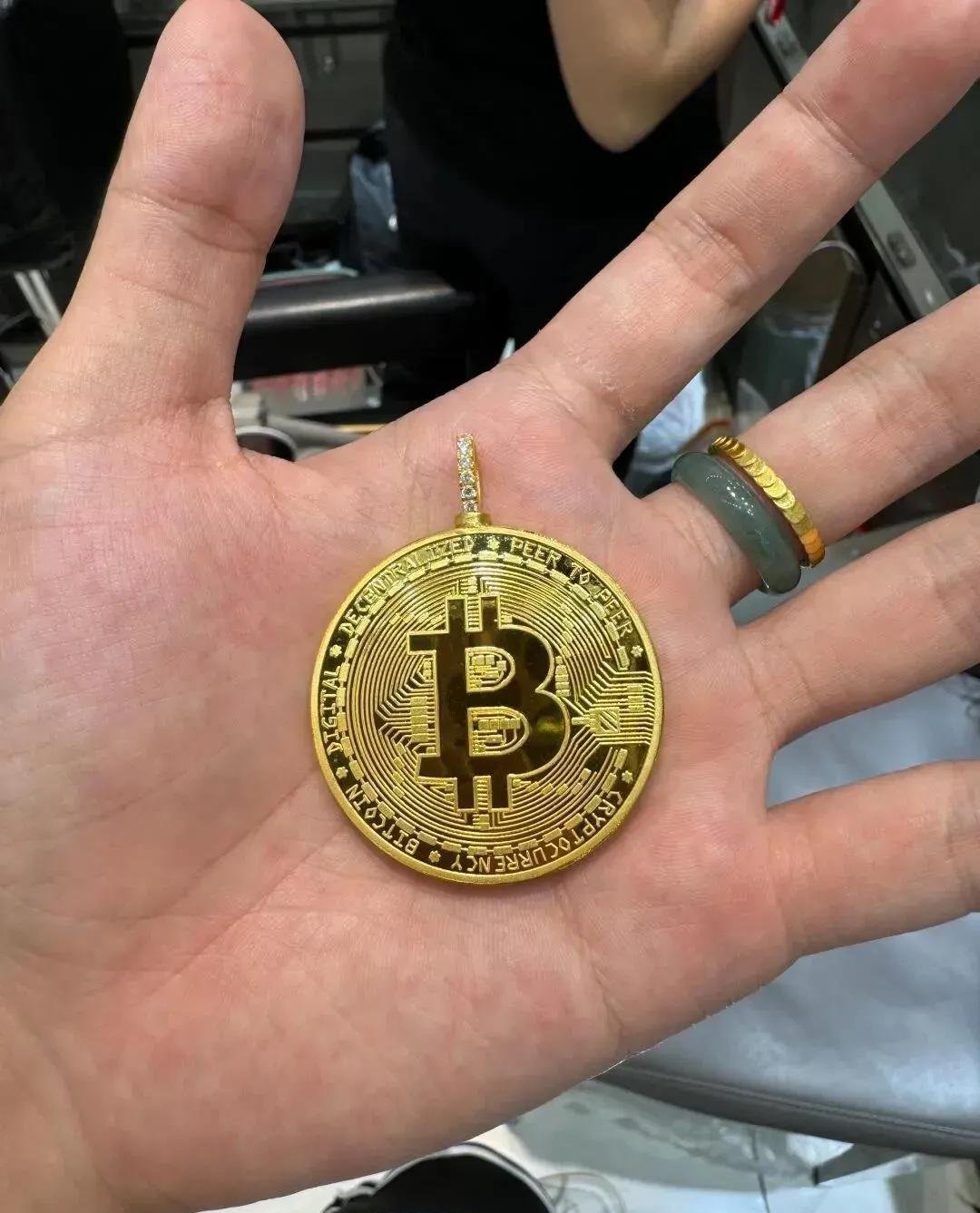 央行：5月23日开展5000亿元MLF操作；比特币涨破11万美元丨金融早参