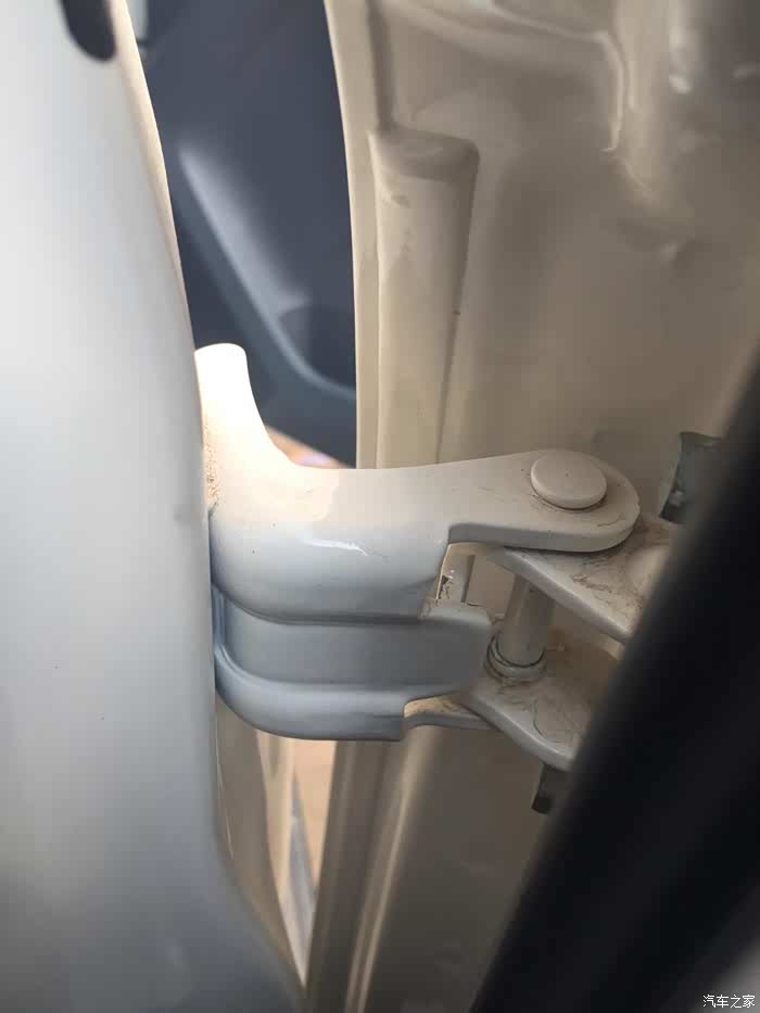 上汽集团获得发明专利授权：“一种汽车尾门铰链饰盖组件及汽车”