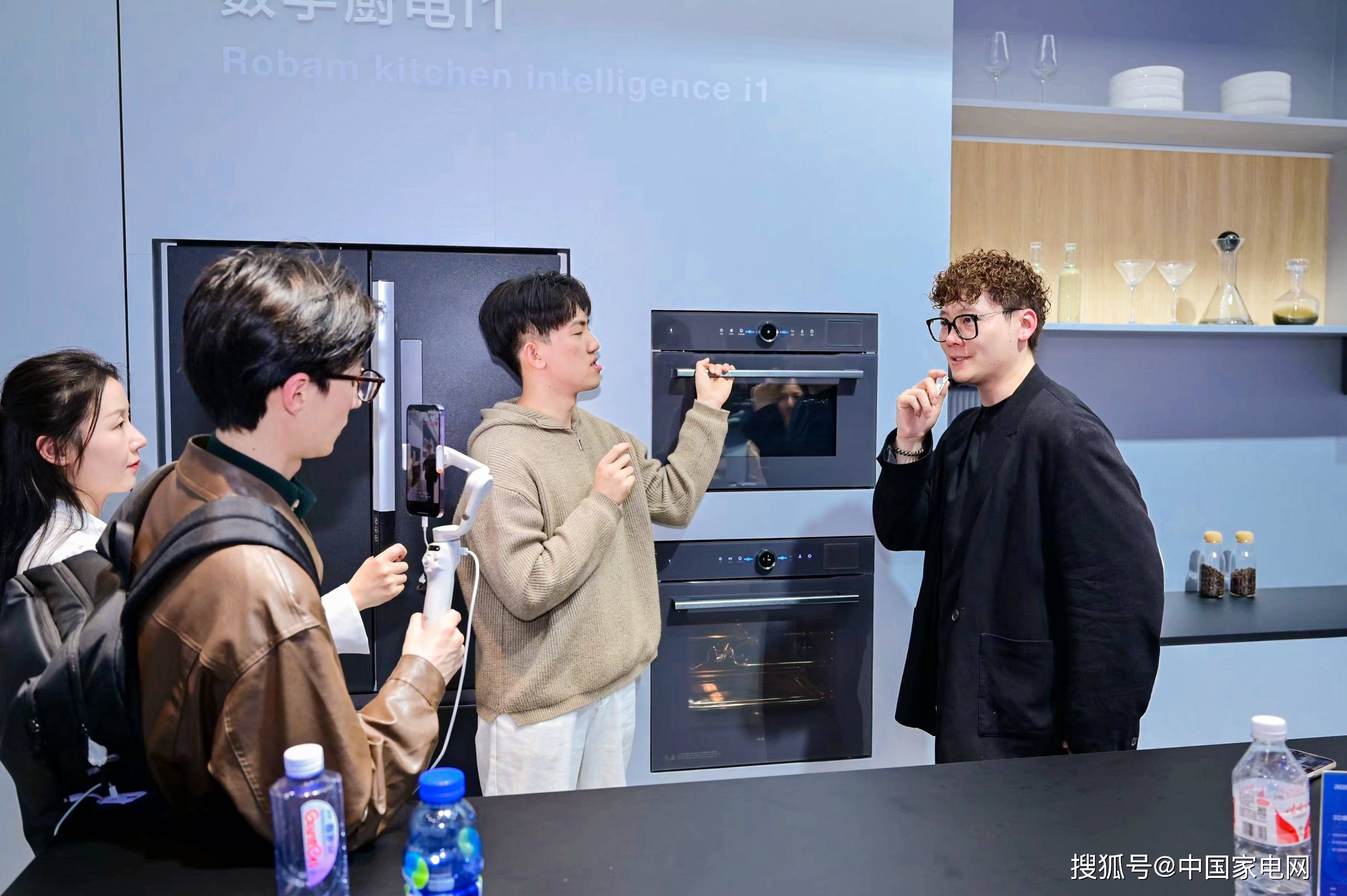 击碎AI家电同质化？海尔全新麦浪套系今日发布