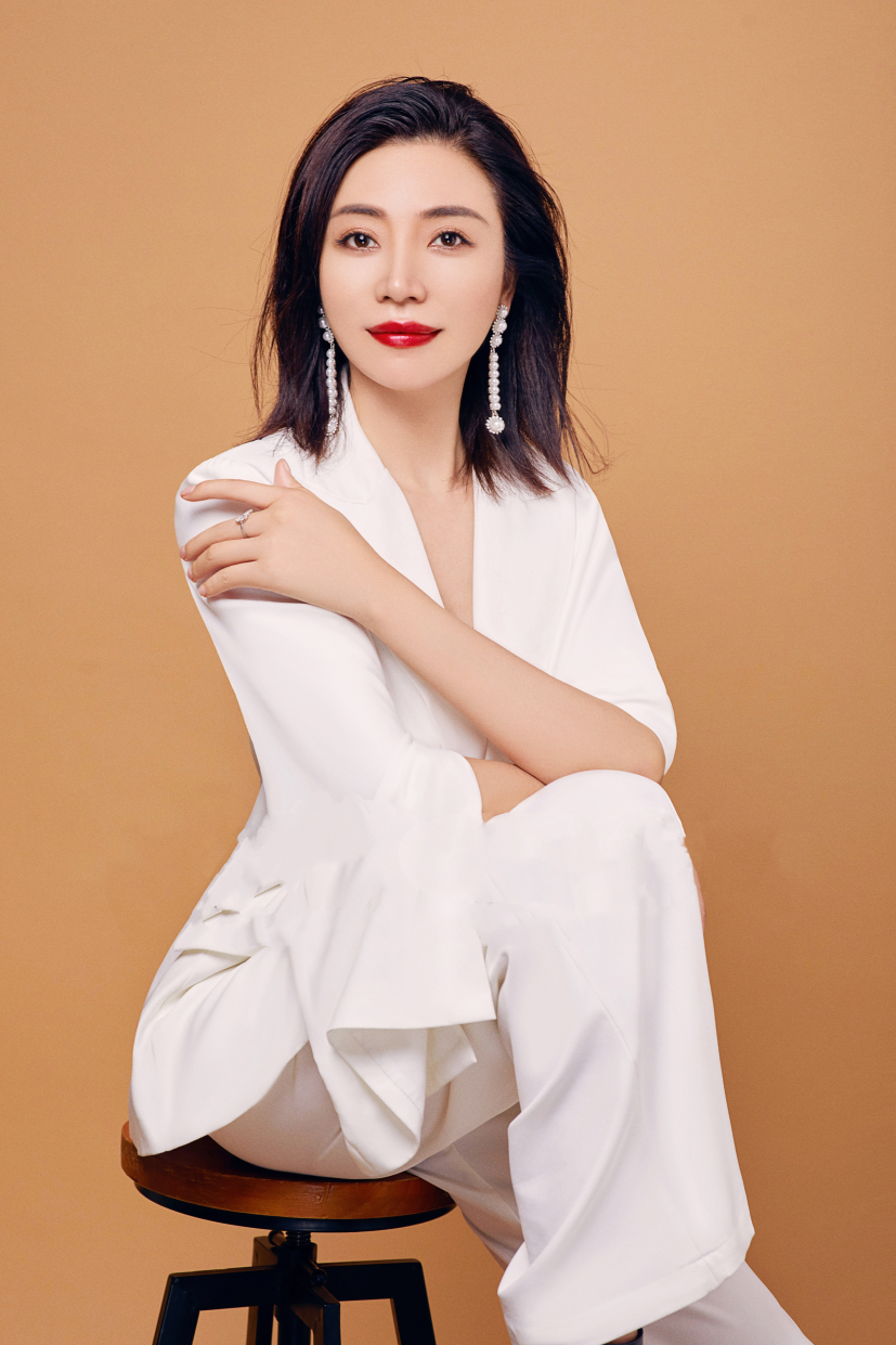 《点爱成金》：女性创始人，被反复“造神”