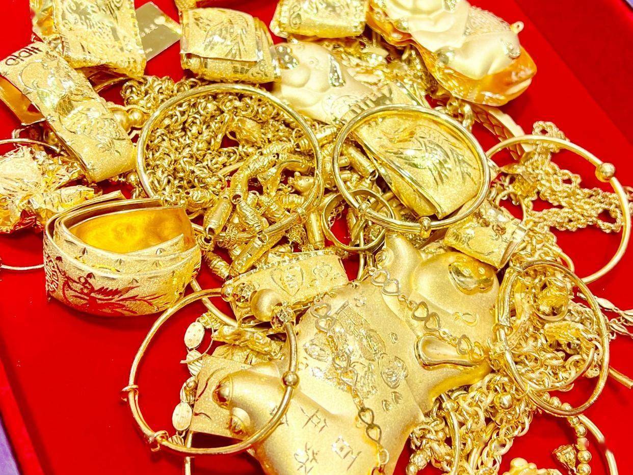 今夜，白银又暴涨，金价拉升！周生生一款项链一夜涨了15200元