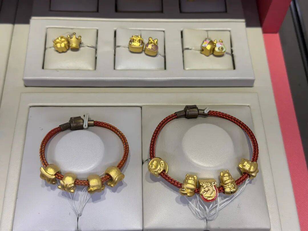 今夜，白银又暴涨，金价拉升！周生生一款项链一夜涨了15200元